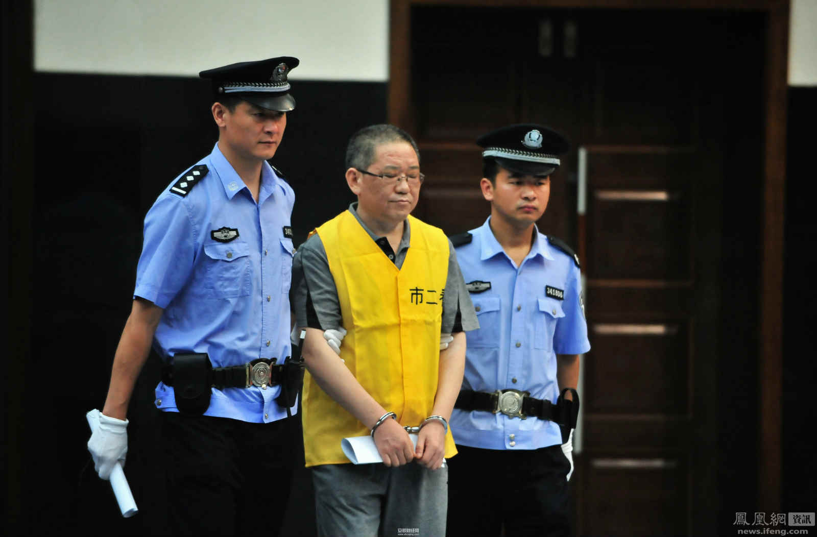 http://m.thaithavorn.com/uploadfile/2014/0904/20140904034651655.jpg