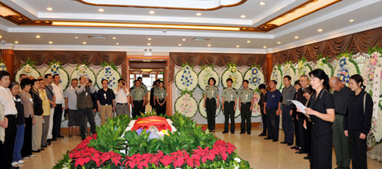 http://m.thaithavorn.com/uploadfile/2014/0909/20140909015835740.jpg