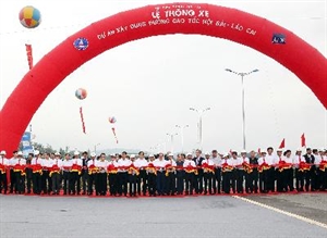http://m.thaithavorn.com/uploadfile/2014/0922/20140922104459819.jpg