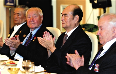 http://m.thaithavorn.com/uploadfile/2015/0115/20150115110445925.jpg