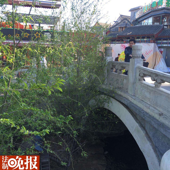 http://m.thaithavorn.com/uploadfile/2015/0416/20150416041638776.jpg