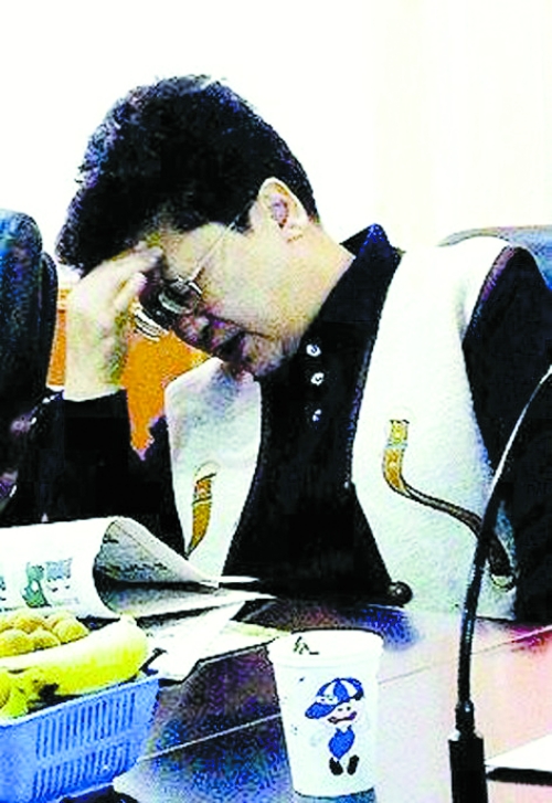 http://m.thaithavorn.com/uploadfile/2015/0424/20150424095734615.jpg