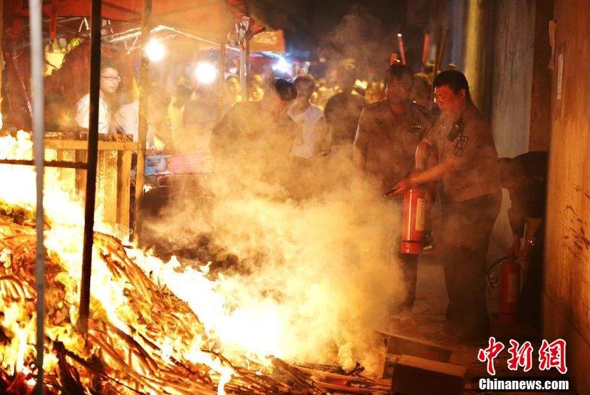 http://m.thaithavorn.com/uploadfile/2015/0601/20150601031119421.jpg