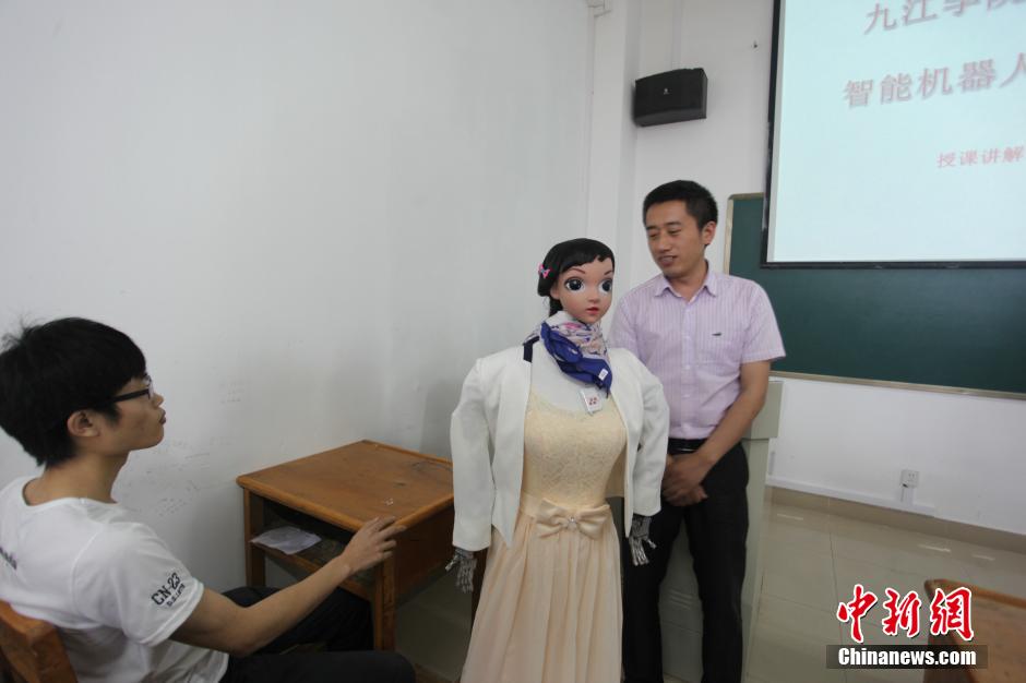 http://m.thaithavorn.com/uploadfile/2015/0604/20150604051019213.jpg