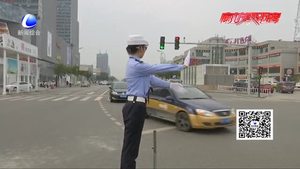 戰(zhàn)高溫 受“烤”驗(yàn)交警無(wú)悔堅(jiān)守